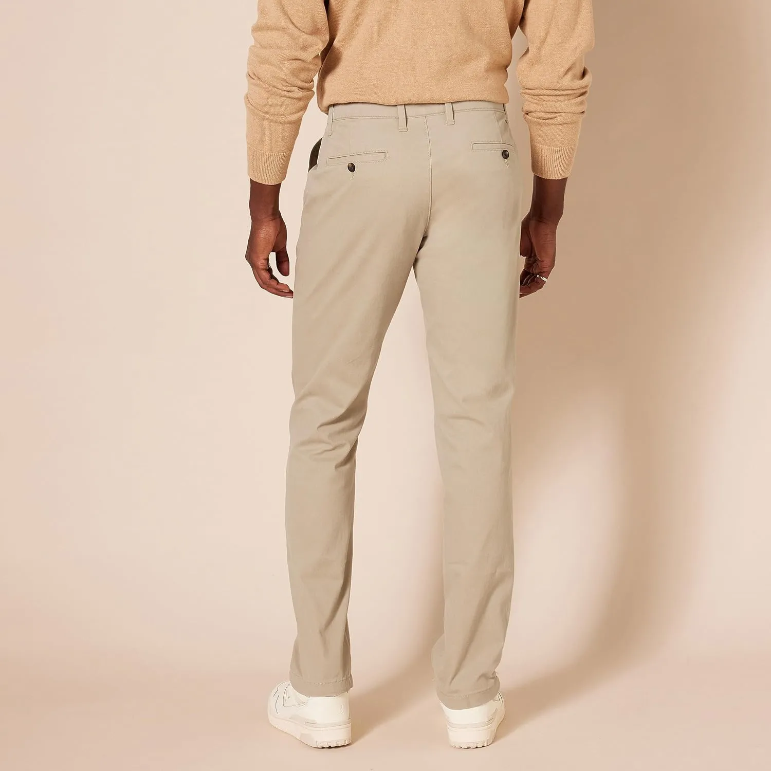 Amazon Essentials Men's Classic-Fit Casual Stretch Chino Pant